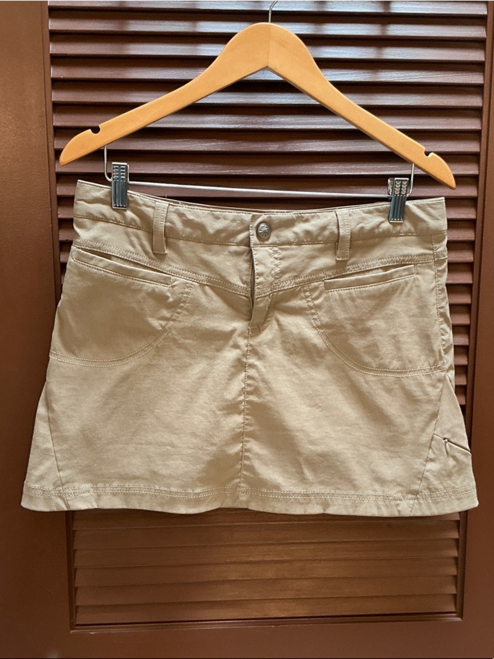 Athleta Beige/Tan Skort 6P